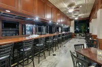 Wyndham Riverfront Little Rock - С тренажерным залом