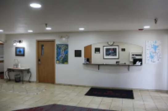 靈湖-奧科博吉温德姆華美達酒店