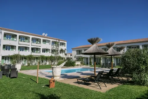 Logis Hôtel le Rodin فنادق في آرل