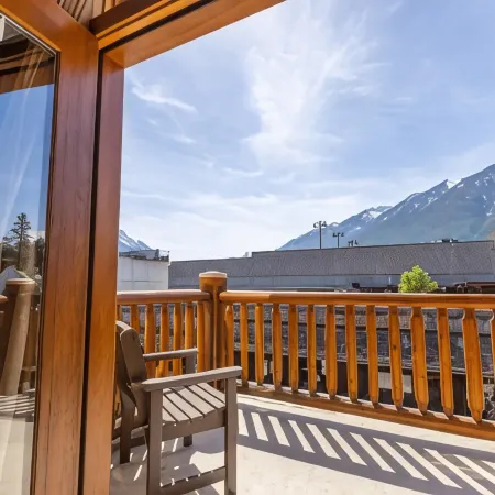 Brewster Mountain Lodge