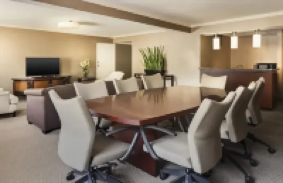 Wyndham Omaha/West Dodge