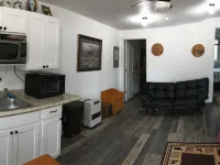 Meghan’s Mighty Moose-  spacious family cabin Hotels in Cohoe