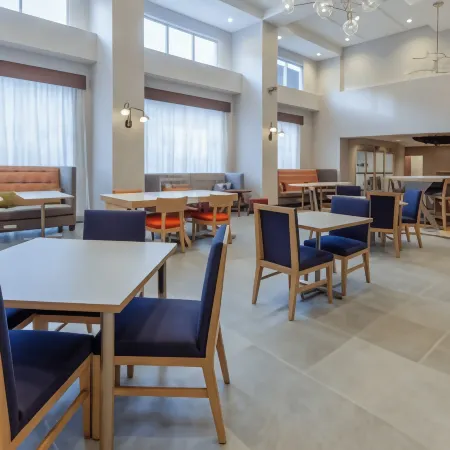 Hampton Inn and Suites by Hilton Bloomfield Hills Detroit Отели в г. Сильван Лейк