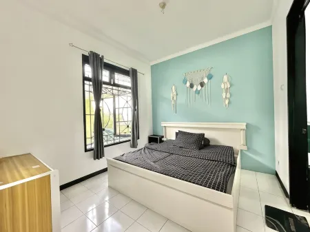 Villa Hasha 2 With Pool and Billiard Отели в г. Pacet