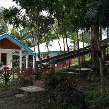 Tangkoko Macaca Hotel Exterior
