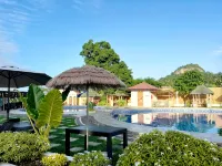 Calle Cinco Resort - Pools