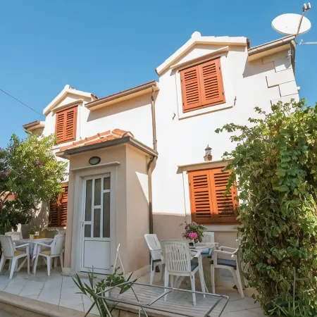 Apartments Longo