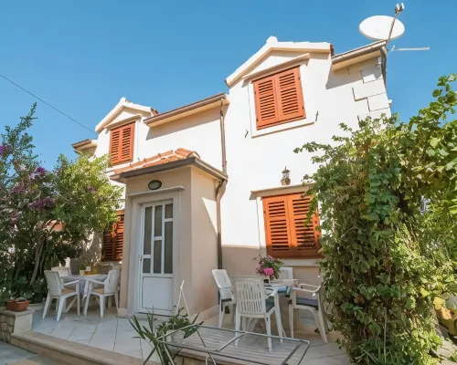 Apartments Longo Hotels in Supetar