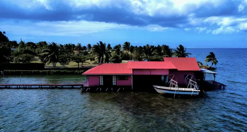 Moana Lodge