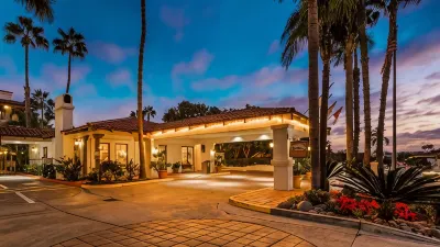 Best Western Plus Hacienda Hotel Old Town Hotel berhampiran Taman Alam Semula Jadi Sunset Cliffs