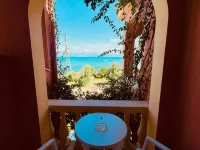 Makris Apartments Hotel di Roda