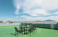 Chicken Mountain Seaside Homestay