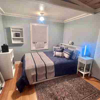Charming 3-bedroom home away from home in lovely Bartlett NH, Adventure awaits. Rooms