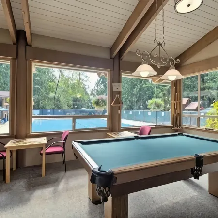 Family & Dog Friendly 2 Bedroom Plus Loft Beach Cabin