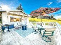 Cozy Cambria Cottage/Firepit/EVCharger/Beach Vibe/King Bed