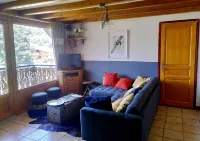Charming apartment in a very quiet residence with mountain views - Wifi