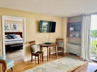 Hilo Getaway: 2Br Condo w/ Pool, A/C & Incredible Views - 3-Star
