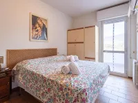 Claudia Flat - near the beach & parking Hotels in Massa