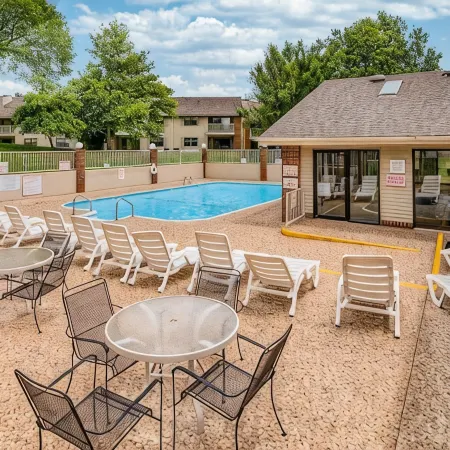 Great Escape II - Resort Style 2 Bdr Condo on Golf Course w/ Pool!