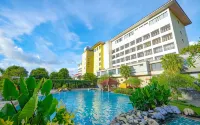 Sutan Raja Hotel & Convention Centre Manado - ที่มีสระว่ายน้ำ
