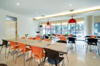 Prima Hotel Ratulangi Makassar by LIFE - servizio colazione