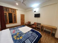 Karakorum View Hotel Karimabad Hunza - parking
