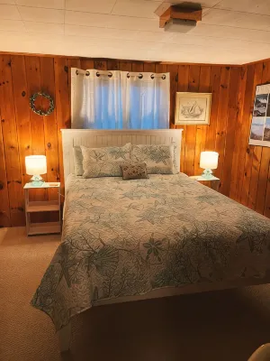 Charming 2-Bedroom Cabin with Wi-fi, A/C and Laundry in Beautiful Ogunquit, ME - Holiday bungalows