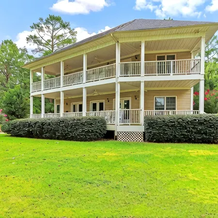 4 Bedroom 4.5 Baths, Sleeps 8 on course #5
