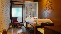 Hotel Centre Point - ที่มีสปา