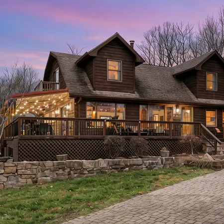 Mountain Mama Cabin Luxury Getaway on NR Gorge Rim! Hot+Cold Tubs/Sauna/Games