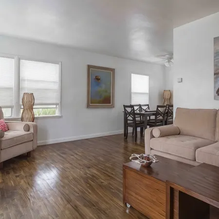 Welcome to Venice Beach! Steps from Abbot Kinney!