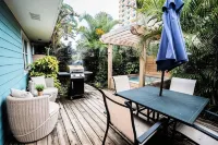 Tranquility Bungalow by the Beach w/Pool & Hot Tub - Lejligheder