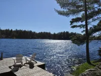 Waterfront cottage @ Muskoka Pines kayaks/ fireplace /bbq/firepit Hotels in Gravenhurst