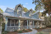 Private 5-bedroom house with private screened in pool and beach access - Beach
