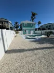 Oceanview 3-Bdrm Home Steps from Beach!  Heated Pool & Hot Tub.  Sleeps 6. - Bungalows
