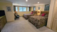 Remodeled Condo w/ FREE WiFi, Parking, Heated Pool, Hot Tubs, Skier Shuttles