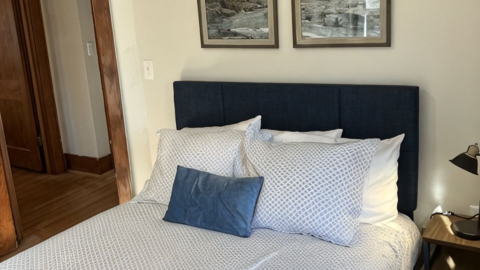Charming & convenient house in downtown Marshall