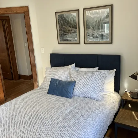 Charming & convenient house in downtown Marshall