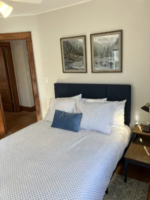 Charming & convenient house in downtown Marshall