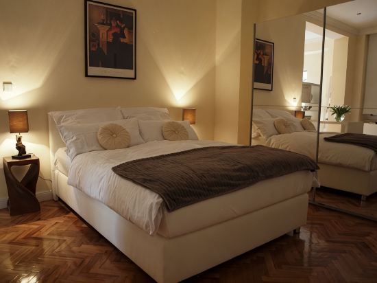 Super Apartment at the main station with garden, washing machine...