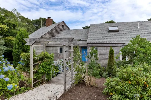 Spacious Home on the Loop in Chatham