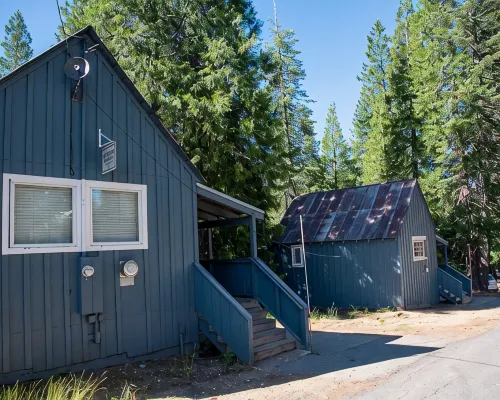 China Alley Cabin B: Cute & Cozy Cottage w/ Deck 플러머스 카운티 호텔