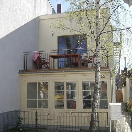 Comfortable 4-Star Roof Terrace Apartment, Quiet and Central, 4 Adults + 1 Baby Отели в г. Варнемюнде