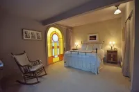 Downtown Port Townsend - Hillside Penthouse Vacation Rental - Wifi