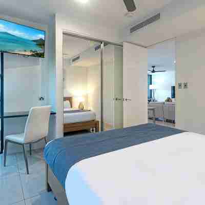 Edge 10 - Magnificent Views! Rooms