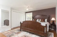 Modern And Spacious Berkshires Retreat 5 bdrm 3 bath - 3-Star