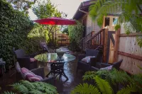 Mama Dux - A Sumptuous Urban Sanctuary - Condos