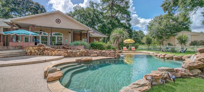 4BD - Pool & Movie Theater - Lake Conroe Nearby Ξενοδοχεία στην πόλη Conroe