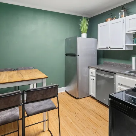 Gemutliche Wohnung - hot tub, full kitchen, WiFi