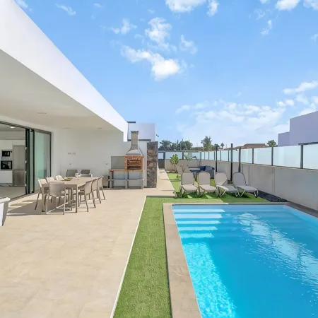 Mariposas Lajares 4, Villa Moderna Tranquila y Espaciosa, Para Familias y Amigos